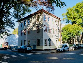 59 7th 1, Cambridge, MA 02141