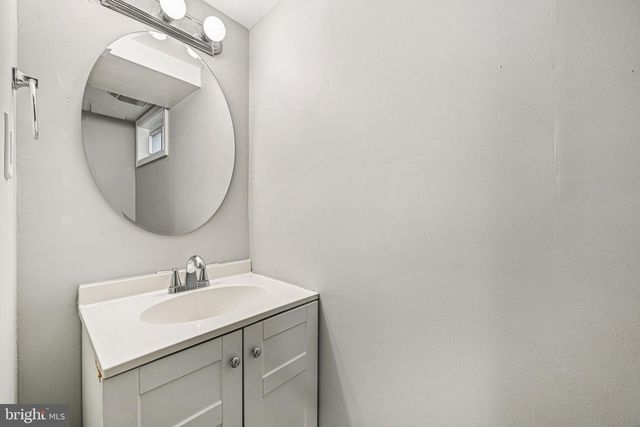 38 UPMANOR RD, Baltimore, MD 21229