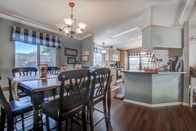 880 Tuberose Trail, Redding, CA 96003