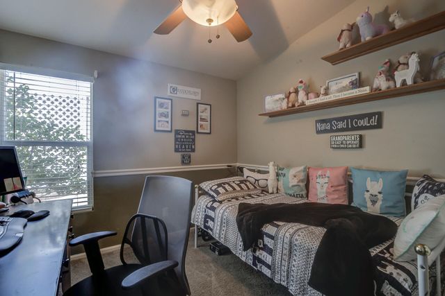 880 Tuberose Trail, Redding, CA 96003