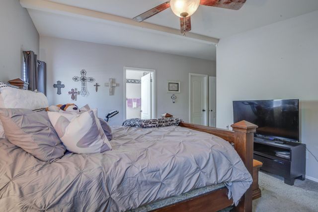 880 Tuberose Trail, Redding, CA 96003