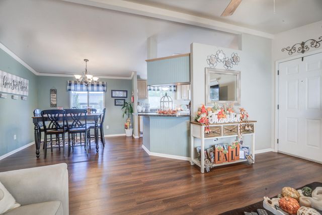 880 Tuberose Trail, Redding, CA 96003