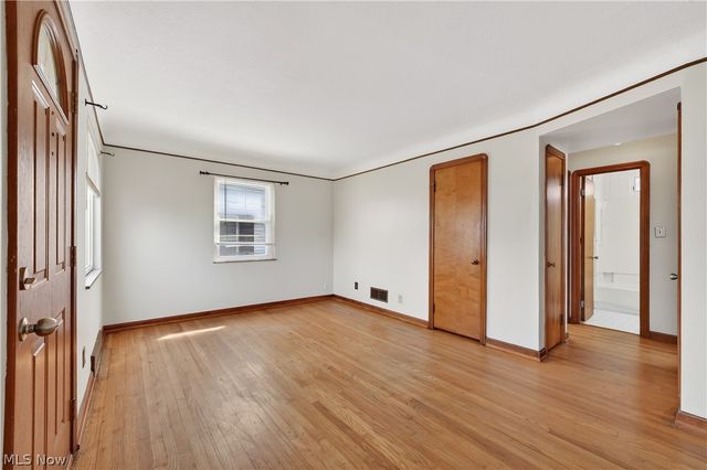 2819 Tuxedo Avenue, Parma, OH 44134