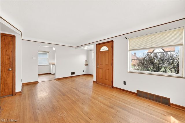 2819 Tuxedo Avenue, Parma, OH 44134