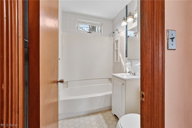 2819 Tuxedo Avenue, Parma, OH 44134