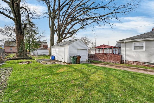 2819 Tuxedo Avenue, Parma, OH 44134