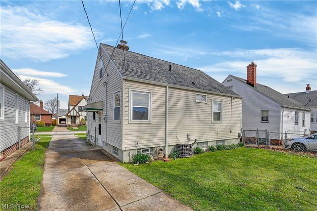 2819 Tuxedo Avenue, Parma, OH 44134