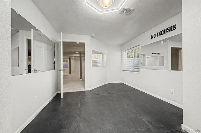 6934 S Fultondale Circle, Aurora, CO 80016