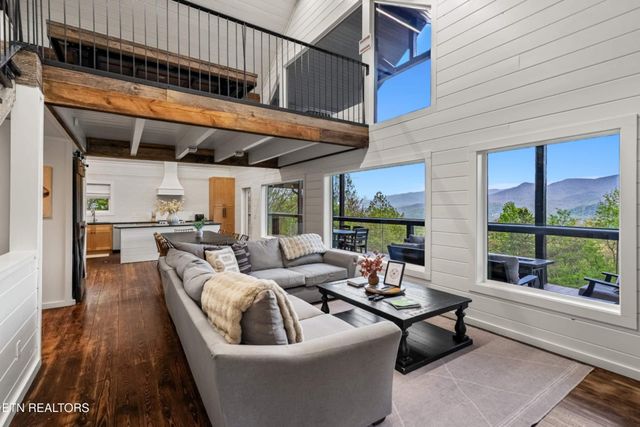 1433 Garrett Place, Gatlinburg, TN 37738