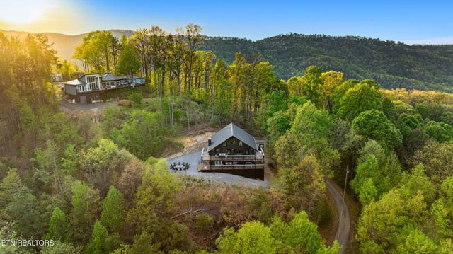 1433 Garrett Place, Gatlinburg, TN 37738