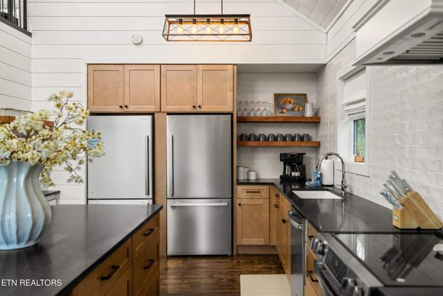 1433 Garrett Place, Gatlinburg, TN 37738