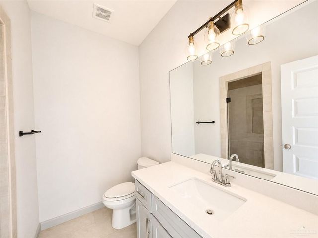 921 Jay Avenue 3, Mission, TX 78572