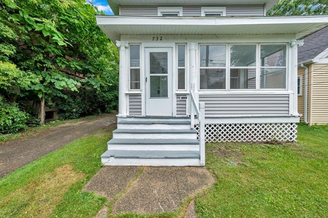 732 Chicago Avenue, Lansing, MI 48915