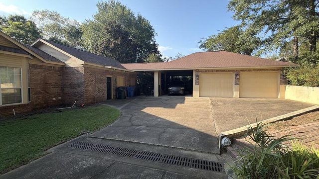 3604 Oak Ridge Ln, Dothan, AL 36303
