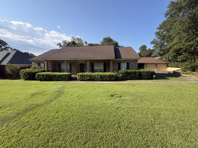 3604 Oak Ridge Ln, Dothan, AL 36303