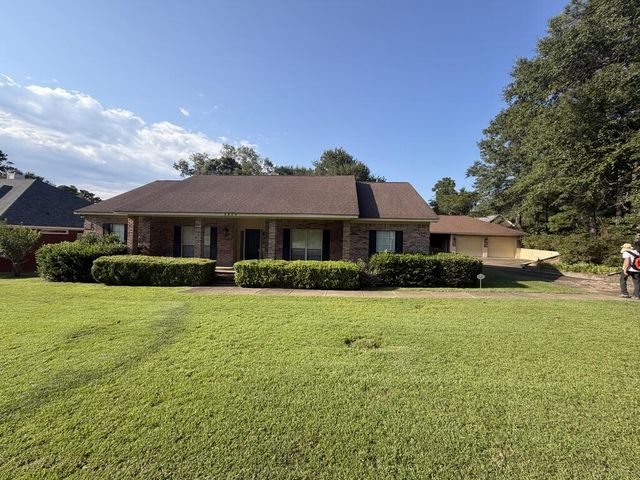 3604 Oak Ridge Ln, Dothan, AL 36303