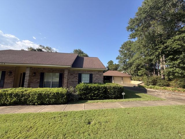 3604 Oak Ridge Ln, Dothan, AL 36303