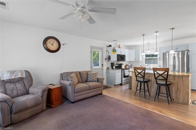 224 Delaware Avenue, Mount Airy, NC 27030