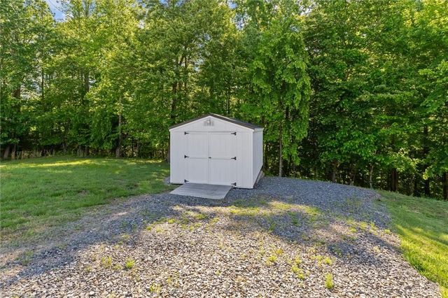224 Delaware Avenue, Mount Airy, NC 27030