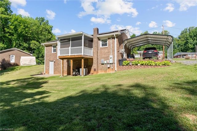 224 Delaware Avenue, Mount Airy, NC 27030