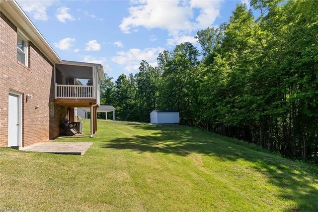 224 Delaware Avenue, Mount Airy, NC 27030