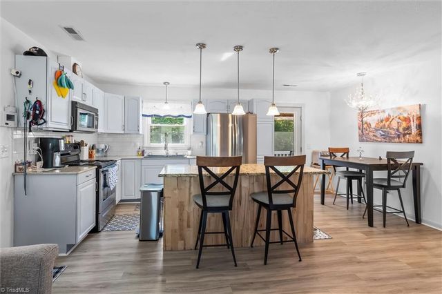 224 Delaware Avenue, Mount Airy, NC 27030