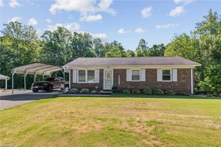 224 Delaware Avenue, Mount Airy, NC 27030