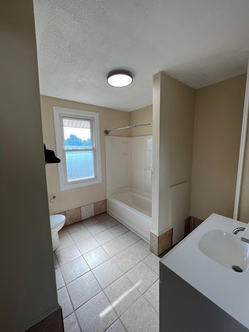 196 N Terrace Avenue, Columbus, OH 43204