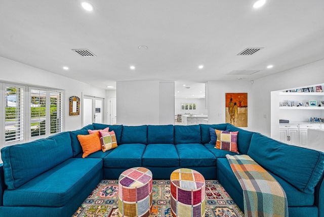 800 Holly Lane, Boca Raton, FL 33486