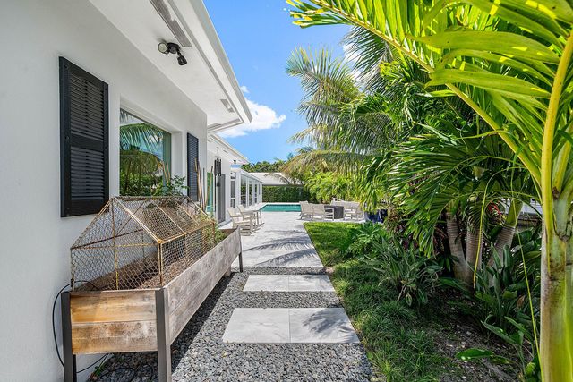 800 Holly Lane, Boca Raton, FL 33486