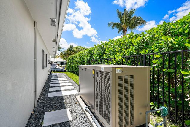 800 Holly Lane, Boca Raton, FL 33486