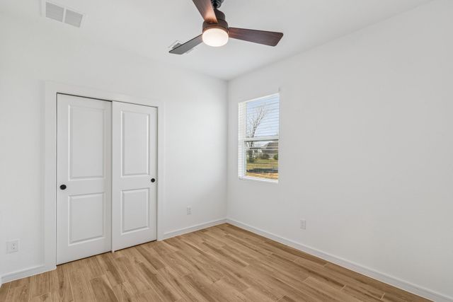 203 South Rose Marie Lane, Montgomery, TX 77356