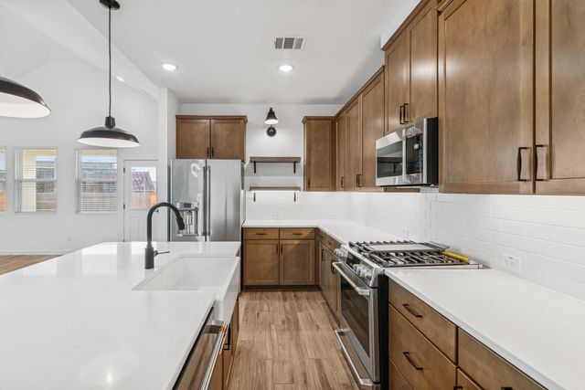 203 South Rose Marie Lane, Montgomery, TX 77356