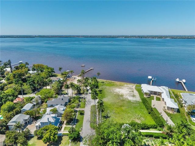 1310 Poinciana AVE, Fort Myers, FL 33901