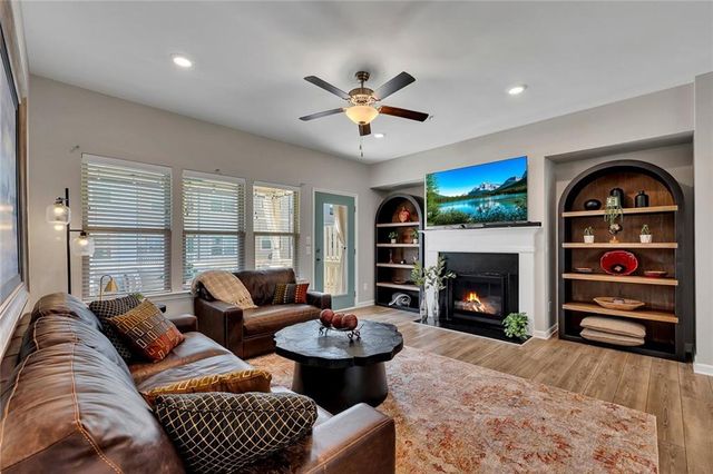 345 Commons Avenue, Woodstock, GA 30188