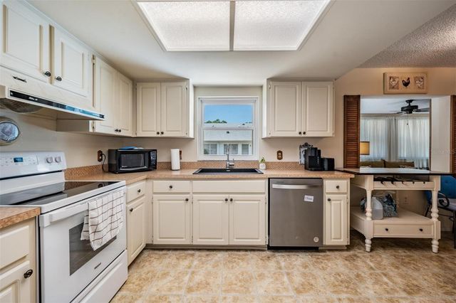 6328 OCEAN PINES LANE, Spring Hill, FL 34606