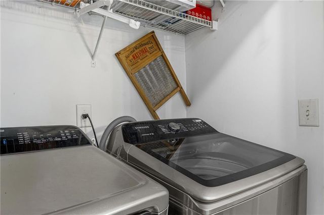 906 Milton Circle, Loganville, GA 30052