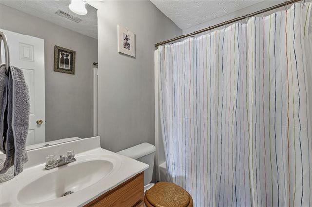 906 Milton Circle, Loganville, GA 30052