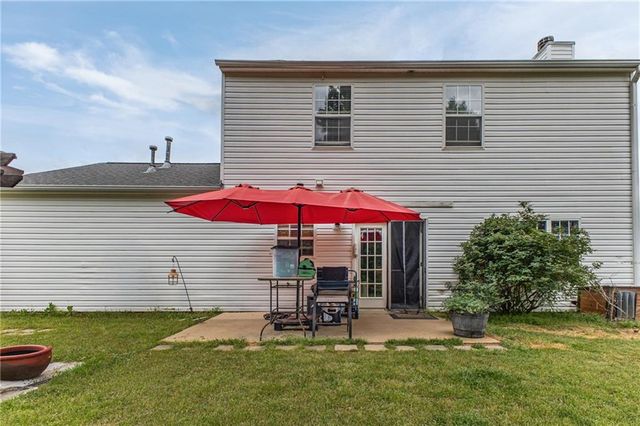 906 Milton Circle, Loganville, GA 30052