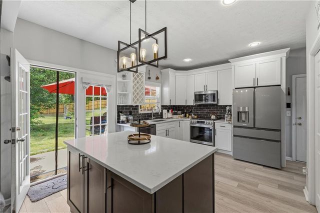 906 Milton Circle, Loganville, GA 30052