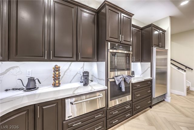 7520 Captains Harbor Drive, Las Vegas, NV 89117