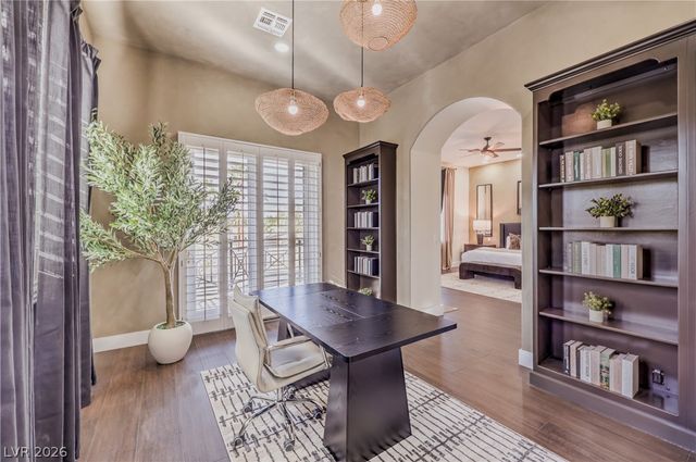 7520 Captains Harbor Drive, Las Vegas, NV 89117