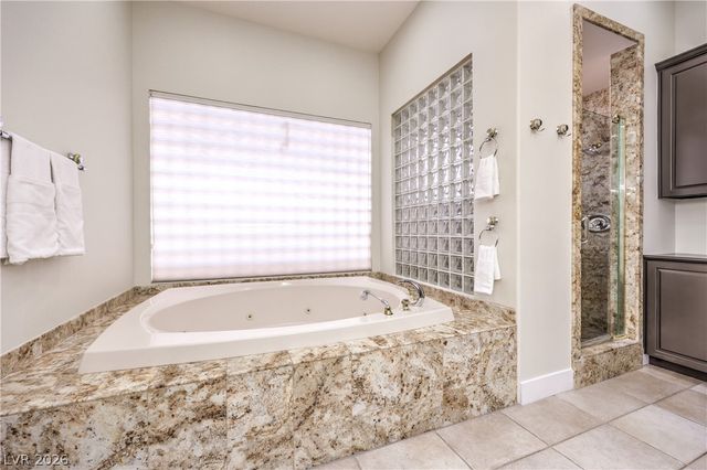 7520 Captains Harbor Drive, Las Vegas, NV 89117