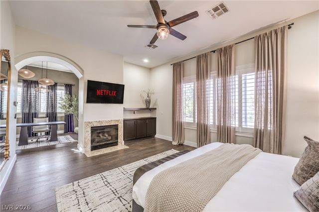 7520 Captains Harbor Drive, Las Vegas, NV 89117