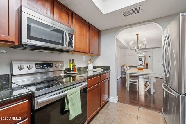 3825 E CAMELBACK Road 230, Phoenix, AZ 85018