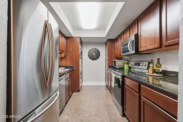 3825 E CAMELBACK Road 230, Phoenix, AZ 85018