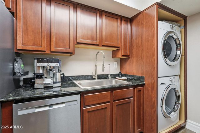 3825 E CAMELBACK Road 230, Phoenix, AZ 85018