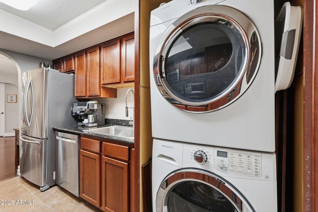 3825 E CAMELBACK Road 230, Phoenix, AZ 85018