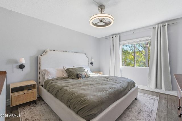 3825 E CAMELBACK Road 230, Phoenix, AZ 85018