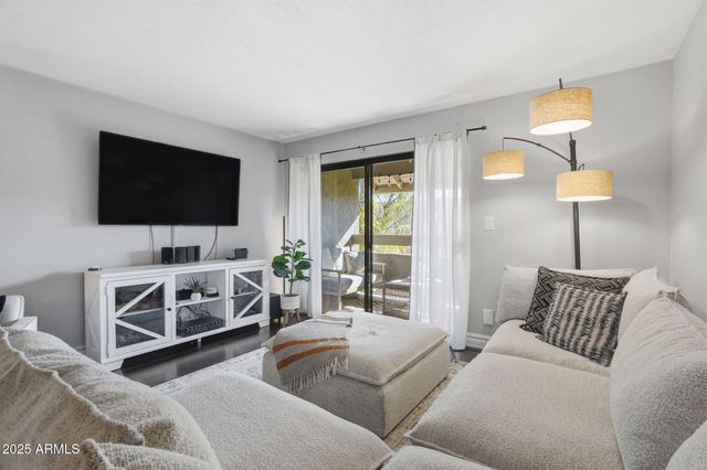 3825 E CAMELBACK Road 230, Phoenix, AZ 85018